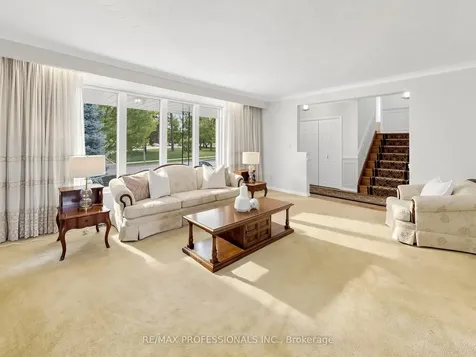 14 Widdicombe Hill Toronto ON M9R 1B3