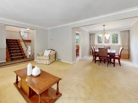 14 Widdicombe Hill Toronto ON M9R 1B3
