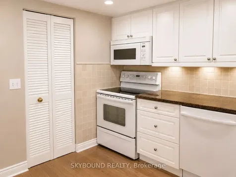 1360 Rathburn Road Mississauga ON L4W 4H4