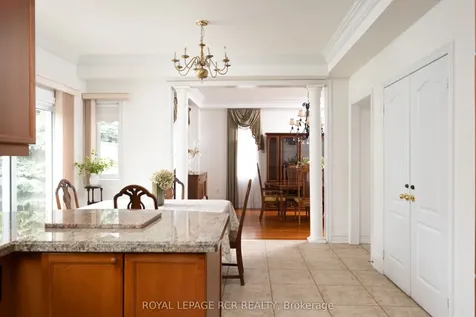32 Dokkum Crescent Brampton ON L6Z 0E2