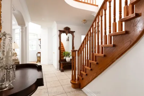 32 Dokkum Crescent Brampton ON L6Z 0E2