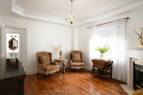 32 Dokkum Crescent Brampton ON L6Z 0E2