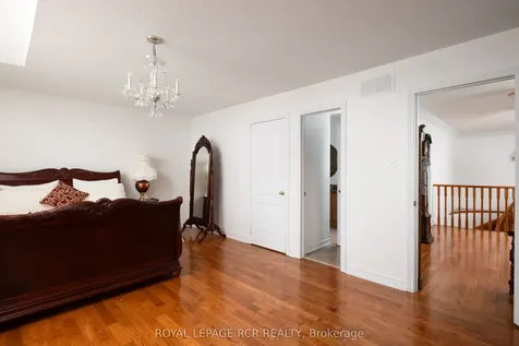 32 Dokkum Crescent Brampton ON L6Z 0E2