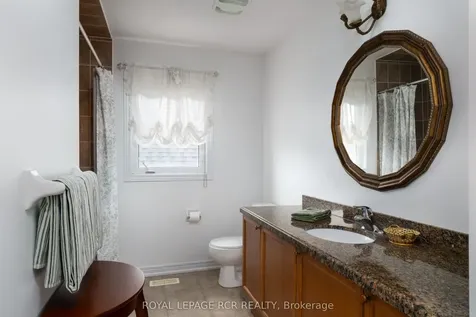 32 Dokkum Crescent Brampton ON L6Z 0E2