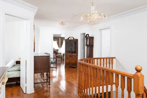 32 Dokkum Crescent Brampton ON L6Z 0E2