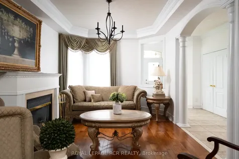 32 Dokkum Crescent Brampton ON L6Z 0E2