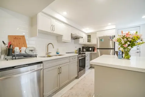 4296 Claypine Rise Mississauga ON L4W 2G6
