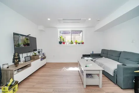 4296 Claypine Rise Mississauga ON L4W 2G6