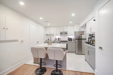4296 Claypine Rise Mississauga ON L4W 2G6