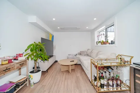 4296 Claypine Rise Mississauga ON L4W 2G6