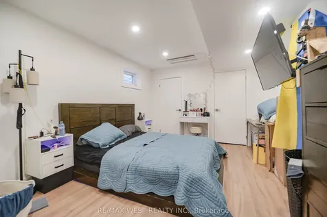 4296 Claypine Rise Mississauga ON L4W 2G6