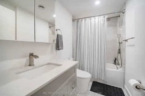 4296 Claypine Rise Mississauga ON L4W 2G6