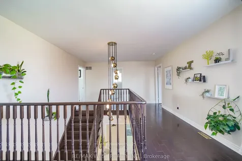 4296 Claypine Rise Mississauga ON L4W 2G6