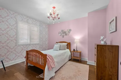 12 Berrydown Drive Caledon ON L7E 1L8