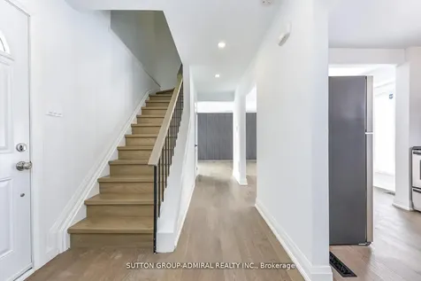 4 Hardcastle Court Brampton ON L6S 2A9