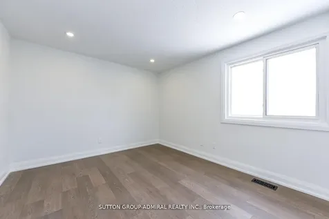 4 Hardcastle Court Brampton ON L6S 2A9