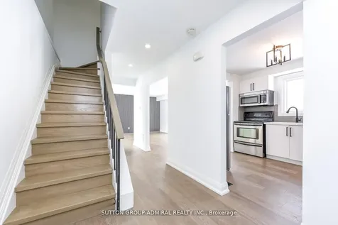 4 Hardcastle Court Brampton ON L6S 2A9