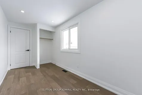 4 Hardcastle Court Brampton ON L6S 2A9