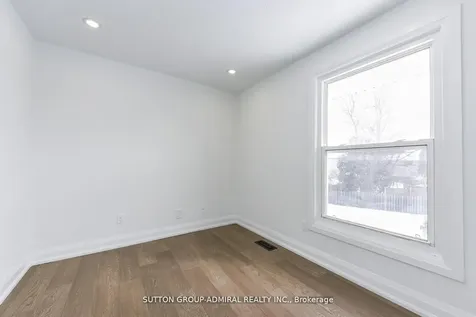 4 Hardcastle Court Brampton ON L6S 2A9