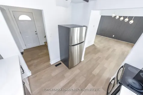 4 Hardcastle Court Brampton ON L6S 2A9
