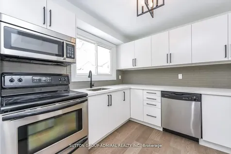 4 Hardcastle Court Brampton ON L6S 2A9