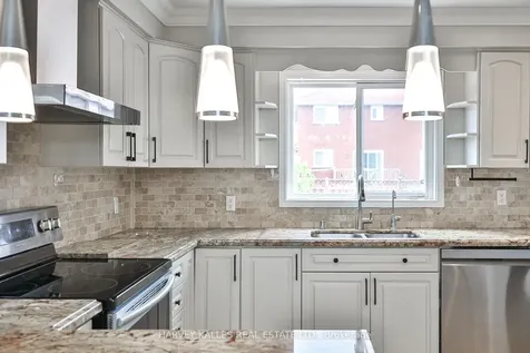 951 White Clover Way Mississauga ON L5V 1E7
