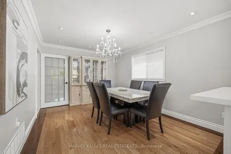 951 White Clover Way Mississauga ON L5V 1E7