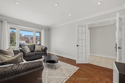 951 White Clover Way Mississauga ON L5V 1E7