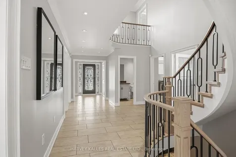 951 White Clover Way Mississauga ON L5V 1E7