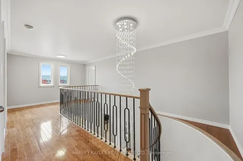 951 White Clover Way Mississauga ON L5V 1E7