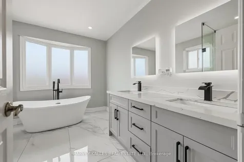 951 White Clover Way Mississauga ON L5V 1E7