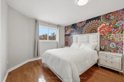 951 White Clover Way Mississauga ON L5V 1E7