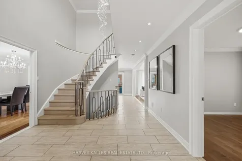 951 White Clover Way Mississauga ON L5V 1E7
