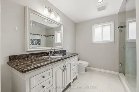 951 White Clover Way Mississauga ON L5V 1E7