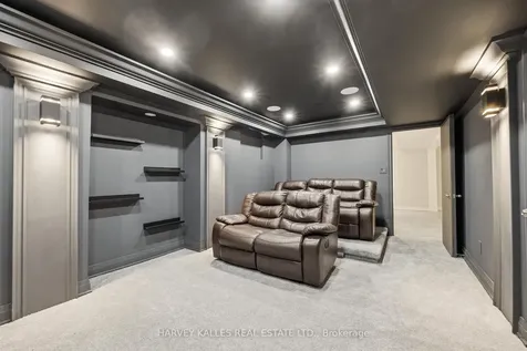 951 White Clover Way Mississauga ON L5V 1E7