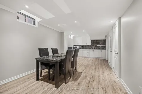 951 White Clover Way Mississauga ON L5V 1E7