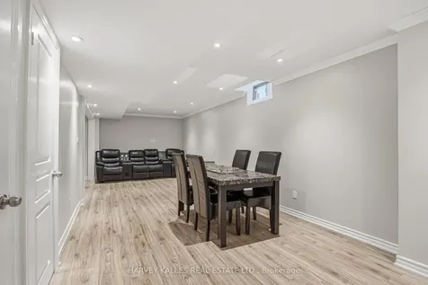 951 White Clover Way Mississauga ON L5V 1E7