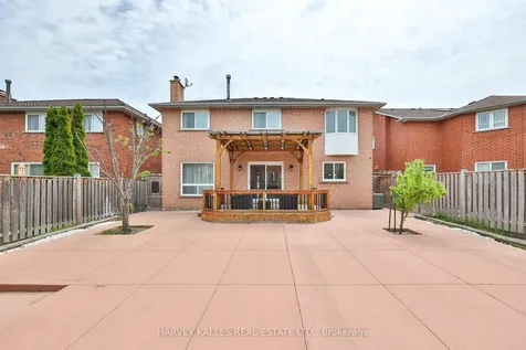 951 White Clover Way Mississauga ON L5V 1E7