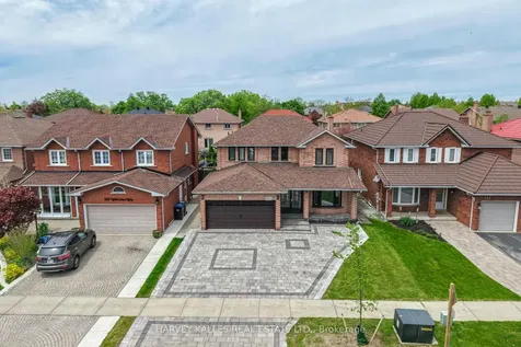 951 White Clover Way Mississauga ON L5V 1E7