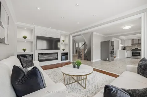 951 White Clover Way Mississauga ON L5V 1E7