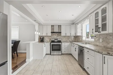 951 White Clover Way Mississauga ON L5V 1E7