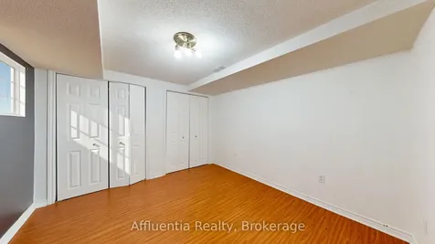 5714 Jenvic Grove Mississauga ON L5M 7B4
