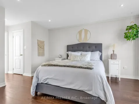 57B Westona Street Toronto ON M9P 2X9