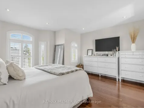 57B Westona Street Toronto ON M9P 2X9