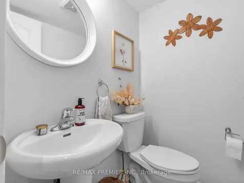 57B Westona Street Toronto ON M9P 2X9