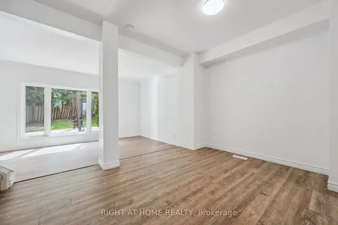2432 Malcolm Crescent Burlington ON L7P 3Y4