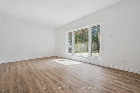 2432 Malcolm Crescent Burlington ON L7P 3Y4
