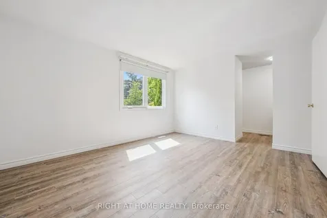 2432 Malcolm Crescent Burlington ON L7P 3Y4