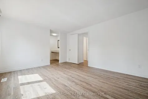 2432 Malcolm Crescent Burlington ON L7P 3Y4