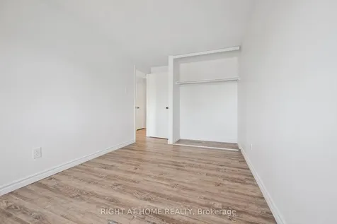 2432 Malcolm Crescent Burlington ON L7P 3Y4